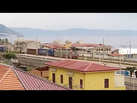 E652 mercitalia con container a Bagnara