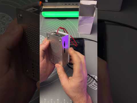 Портативний ручний аварійний генератор зі ліхтариком, радіо та зарядним пристроєм USB,