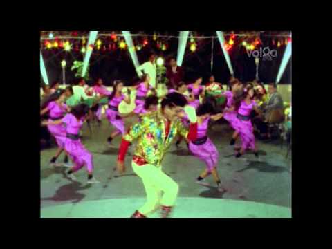 download lagu mp3 mp4 Aha Naa Pellanta Thikkana Padinadi, download lagu Aha Naa Pellanta Thikkana Padinadi gratis, unduh video klip Aha Naa Pellanta Thikkana Padinadi
