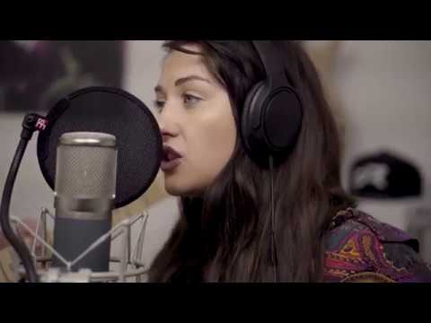 CrossBreed & Jolie Harvey - Open Your Eyes (LIVE)