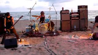 KARMA TO BURN @ Duna Jam 2011 - Thirty Six &amp; Eight -