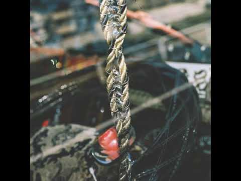 MNMT Premiere: D-Leria – Red Flowers