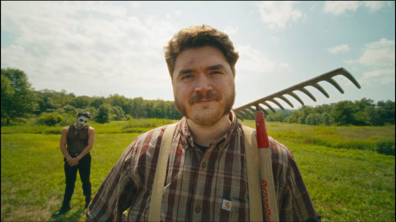 bbno$ - hot topic (starring j schlatt)