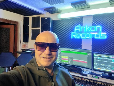 Vieni Uomo (production explained with vintage Synth Crumar, Roland, Synthesizer and GRP 22 vocoder)