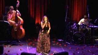 Ana Paula Lopes canta A HISTÓRIA DE LILY BRAUN