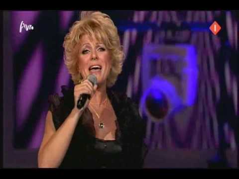 Simone Kleinsma - TV Tunes Medley (Televizierring Gala 2009)