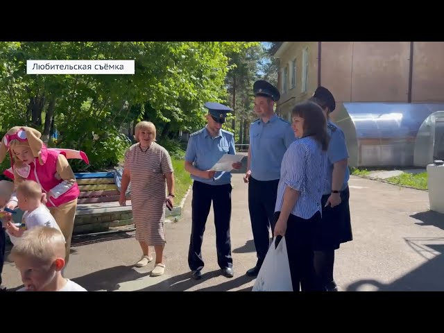 Судебные приставы Ангарска подарили детям праздник