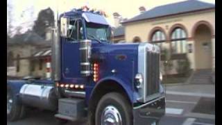 preview picture of video 'PETERBILT TRUCK COMES INTO ALEXANDRA IN 2010'