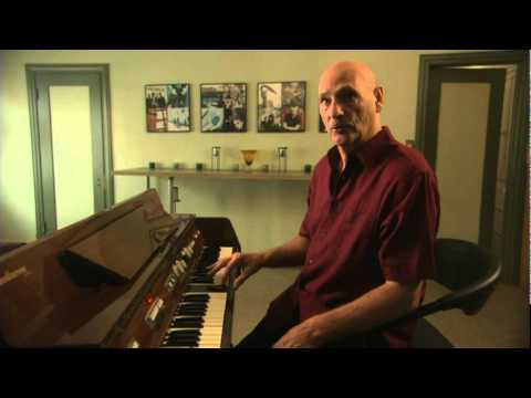 Mike Pinder describes how the mellotron works