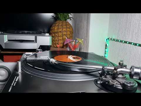 17. Adrian Baker - Sherry - 43 Superstars - K Tel - 1976