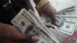 Senistar Of Thug Mafia showin his today money!!