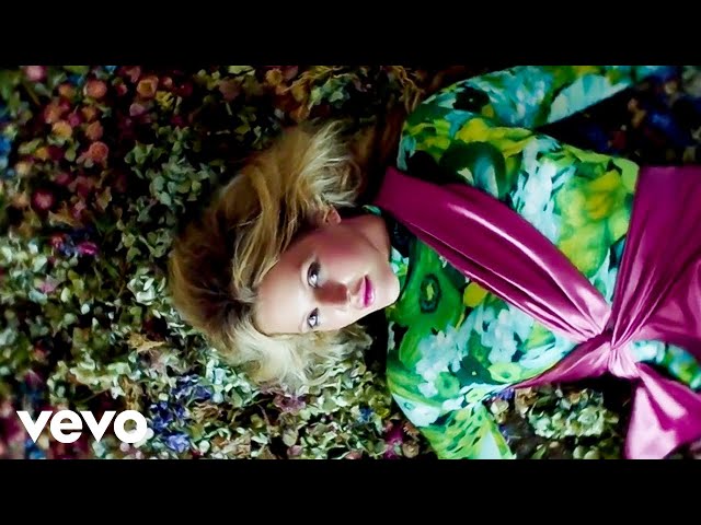 Ellie Goulding, Diplo, Swae Lee – Close To Me (Official Video)