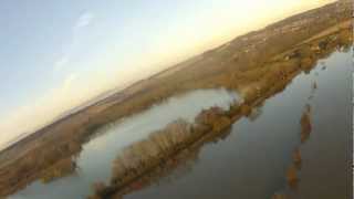 preview picture of video 'Thames Flood 2012 - Bourne End'