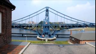 preview picture of video 'Kaiser Wilhelm Brücke Wilhelmshaven öffnet und schließt.'
