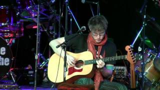 Bob Wegner performing Rascal Houdi (by Max Webster)