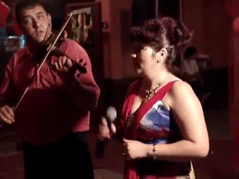 Livia & Vali Diricel   Peretu 21 08 2010   Colaj hore masa 2