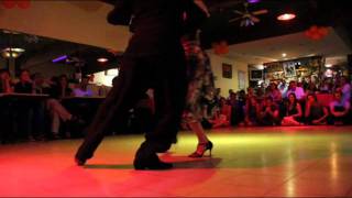 ALEJANDRO BERON Y VERONICA VAZQUEZ EN LA MILONGA 10 (Vals)