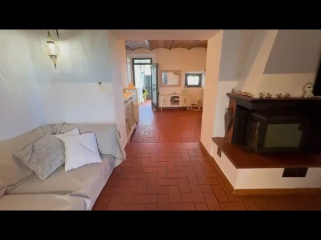 GIOGOLI delizioso terratetto con giardino e piscina