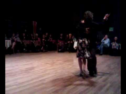  Carlos Espinoza  and  Valérie Lafore  are  dancing  to  the  milonga  "  Mi Buenos Aires  "