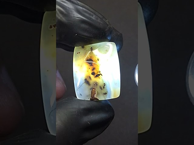 حجر عقيق مزهر طبيعي