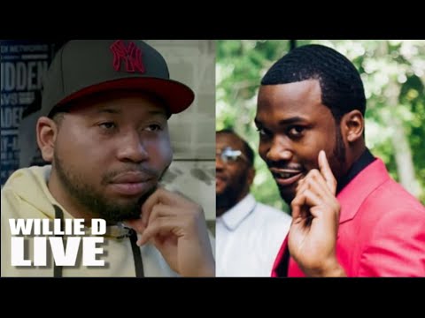 DJ Akademiks Calls The Cops On Meek Mill After Internet Smoke - Tries To Get Meek Incarcerated