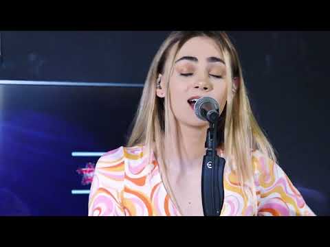 Virgin Radio Breakfast Romania: Alexia - Monocrom