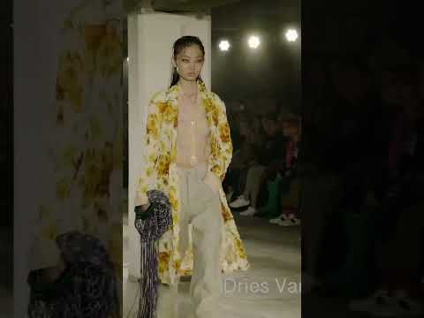 Fashion trends ss23 #fashion2023 #runwaytrends #trendingbags