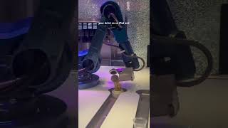 A robot bartender?! 👀🍹 #robot #cocktails #cruise.