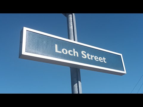 Transperth AIR B-Train entering and leaving Loch Street Station