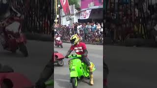 Download lagu arena balapan Motor Vespa lucu lucuan bikin ngakak#shortsvideo mp3