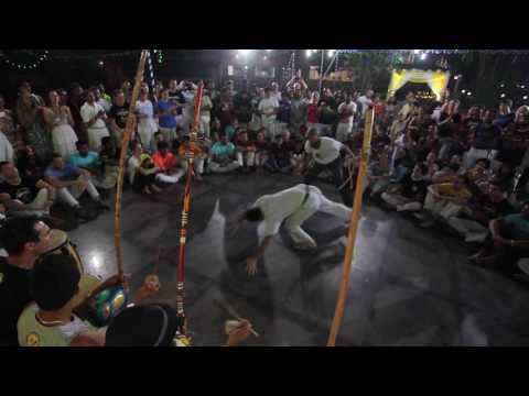 Master Itapua Beiramar and Neve Angola. Closing roda. Capoeirasia 2016