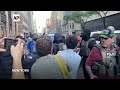 Protesters surround Immigration agents conducting sweep at NYCs Chinatown - Video