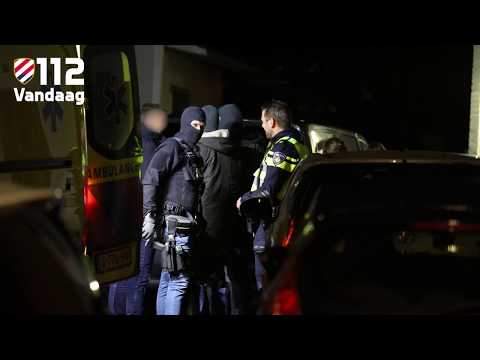 Arrestatieteam haalt verwarde man van het dak in Vlijmen