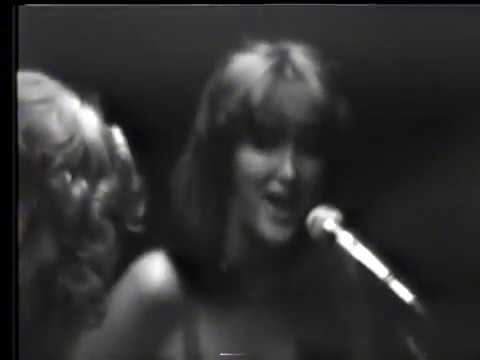 1977 Pleasure Seekers Reunite with Suzie Quatro