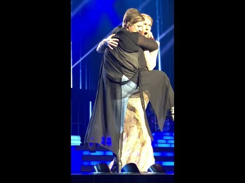 Woman humps Céline Dion on stage in Las Vegas HD (January 5, 2018)