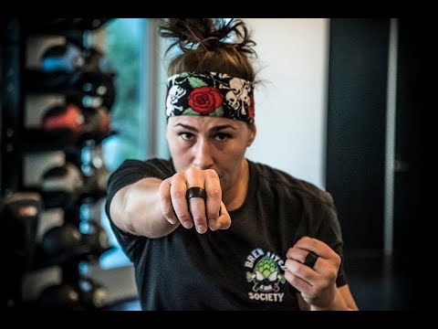 Report: Jessica Eye Faces Viviane Araujo At UFC 245