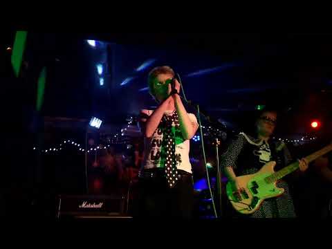 The Maisonettes - Just Forget (Live at Exeter Cavern 31/12/24)