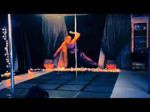 Pole dancing - Devil's elbow