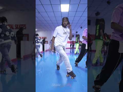Yeah he was hitting that🔥 #stl #rollerskating #skatelyfe