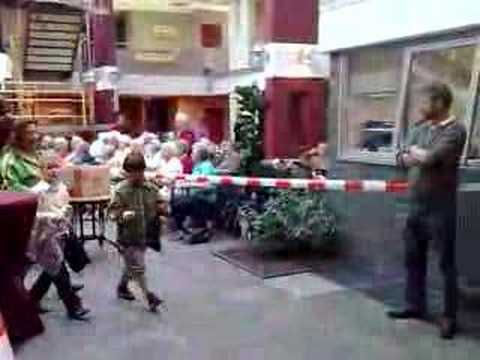 Avondvierdaagse Kapelle voert door Cederhof