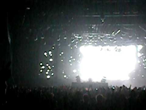 tiesto grand finale in seattle!! calvin harris your not alone