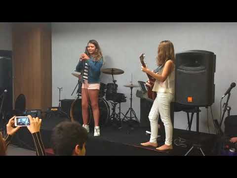 Clube da Música - Maria Clara Leão cantando Trevo Tu