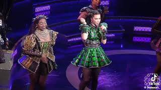 Credits to @theboxart_ on TikTok 🥝Cassie Silva Don’t Lose Ur Head 🥝 👁️👄👁️