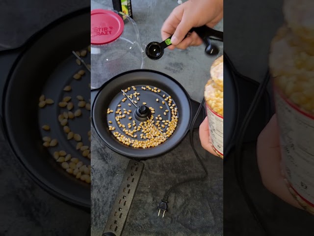 Vídeo relacionado con VEVOR Máquina de Palomitas con Hervidor y Carrito, 800 W, 48 Tazas por Carga, Control de 2 Botones, Pared de Vidrio, Puerta de Policarbonato, 1 Cucharada y 3 Cucharas, Tojo, para 6-8 Personas
