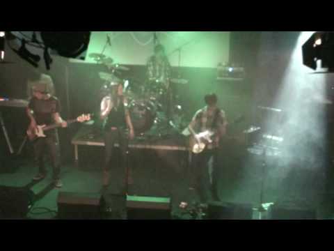 Double Mess Enter Sandman Live @ Xinix