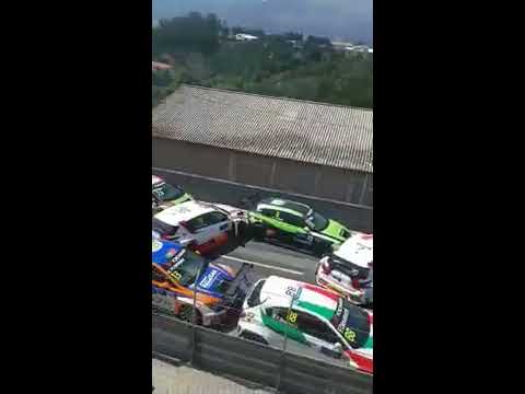 Massive Crash WTCR Vila Real (Portugal) Race 1 [2018-6-23] Mehdi Bennani and Rob Huff