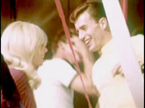 download lagu mp3 mp4 Honest Feedback, download lagu Honest Feedback gratis, unduh video klip Honest Feedback