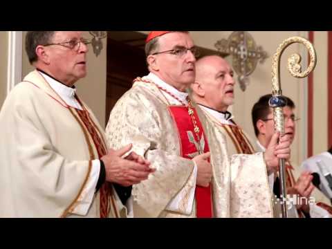 Kardinal Bozanić predvodio misu i molitvu za pokojne na groblju Mirogoj