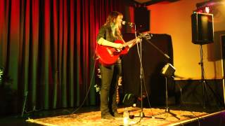 Amelia Curran - Tiny Glass Houses