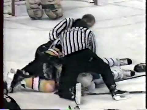 Geoff Courtnall vs Jeff Brown